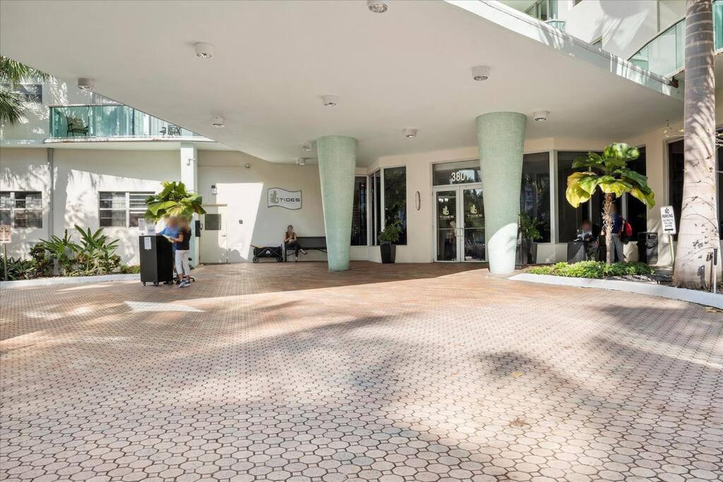 Beachfront 2 Bedroom At Tides Hollywood 8Th Floor Exterior photo