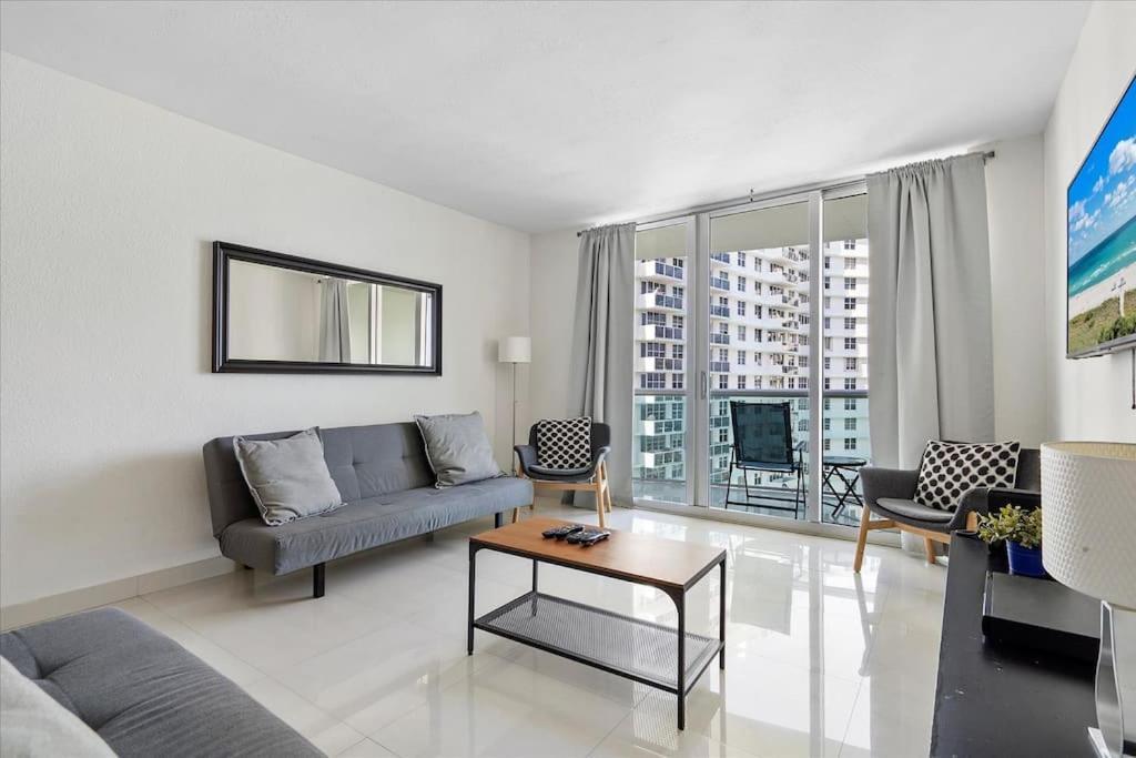 Beachfront 2 Bedroom At Tides Hollywood 8Th Floor Exterior photo