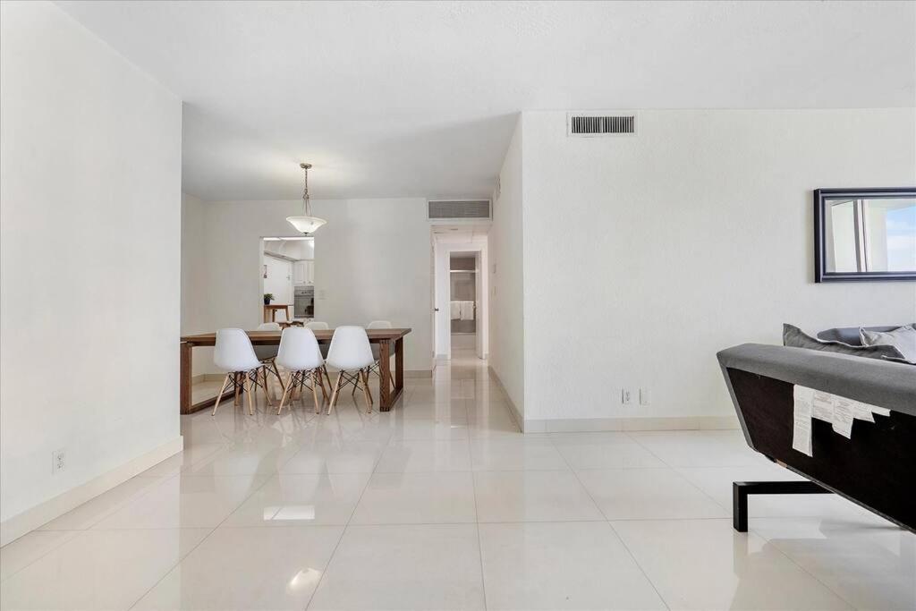 Beachfront 2 Bedroom At Tides Hollywood 8Th Floor Exterior photo