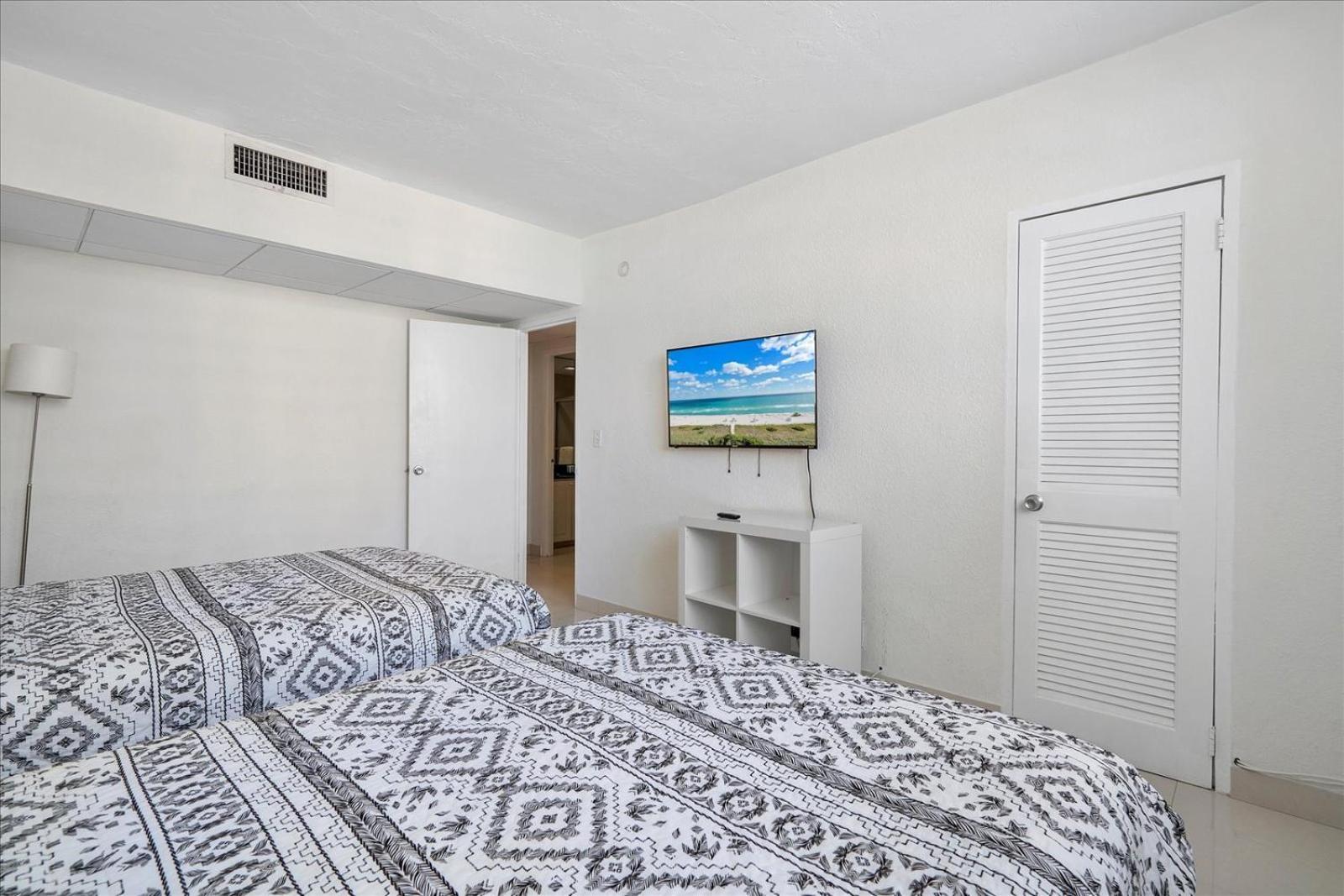 Beachfront 2 Bedroom At Tides Hollywood 8Th Floor Exterior photo